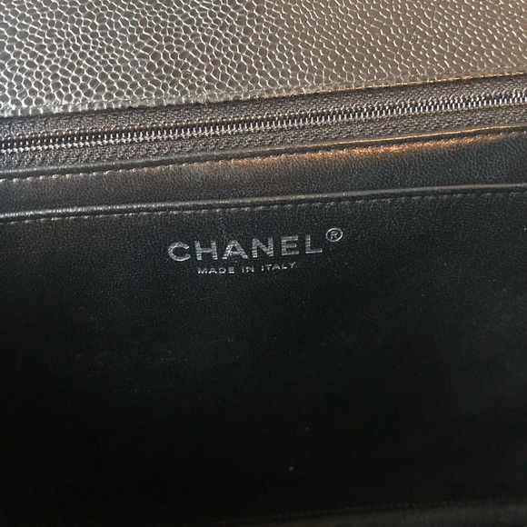 SOLD Chanel Maxi Classic Flap - Caviar Leather - Picture 7 of 8